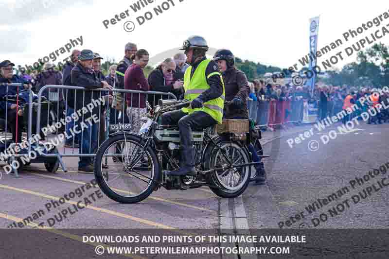 Vintage motorcycle club;eventdigitalimages;no limits trackdays;peter wileman photography;vintage motocycles;vmcc banbury run photographs